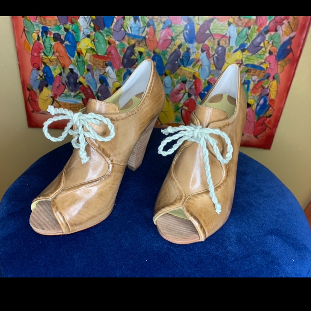 Shoes-Max Studio beige leather bootie w/ rope tie, new, size 7